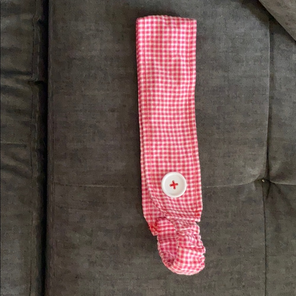 Checkered headband with buttons